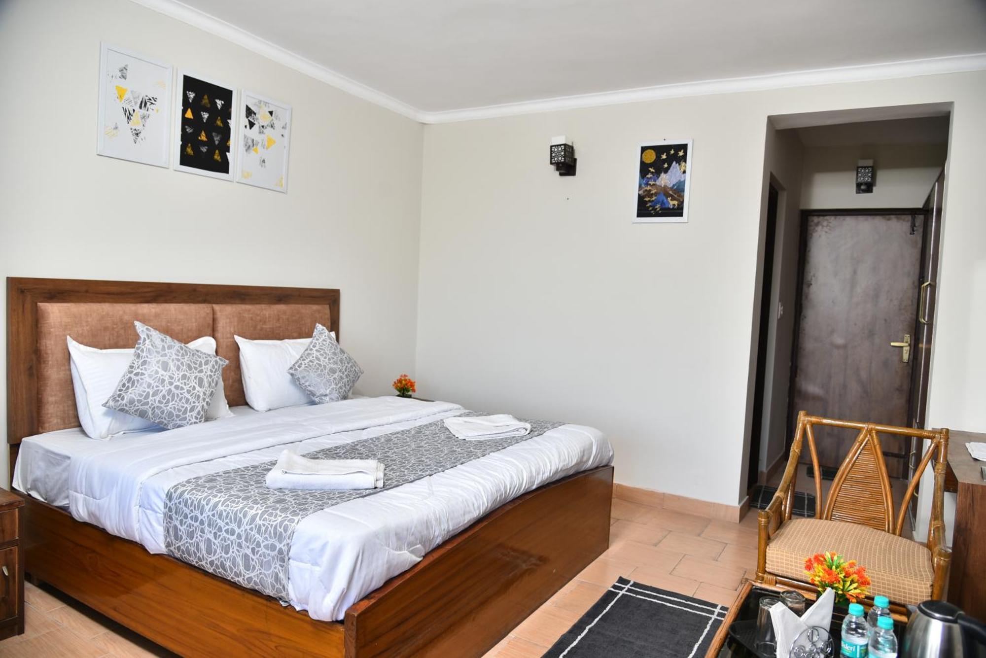 Kumaon Roop Resort Near Kainchi Dham 奈尼塔尔 外观 照片