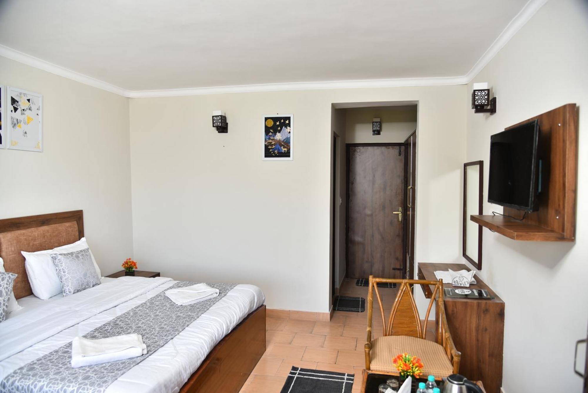 Kumaon Roop Resort Near Kainchi Dham 奈尼塔尔 外观 照片