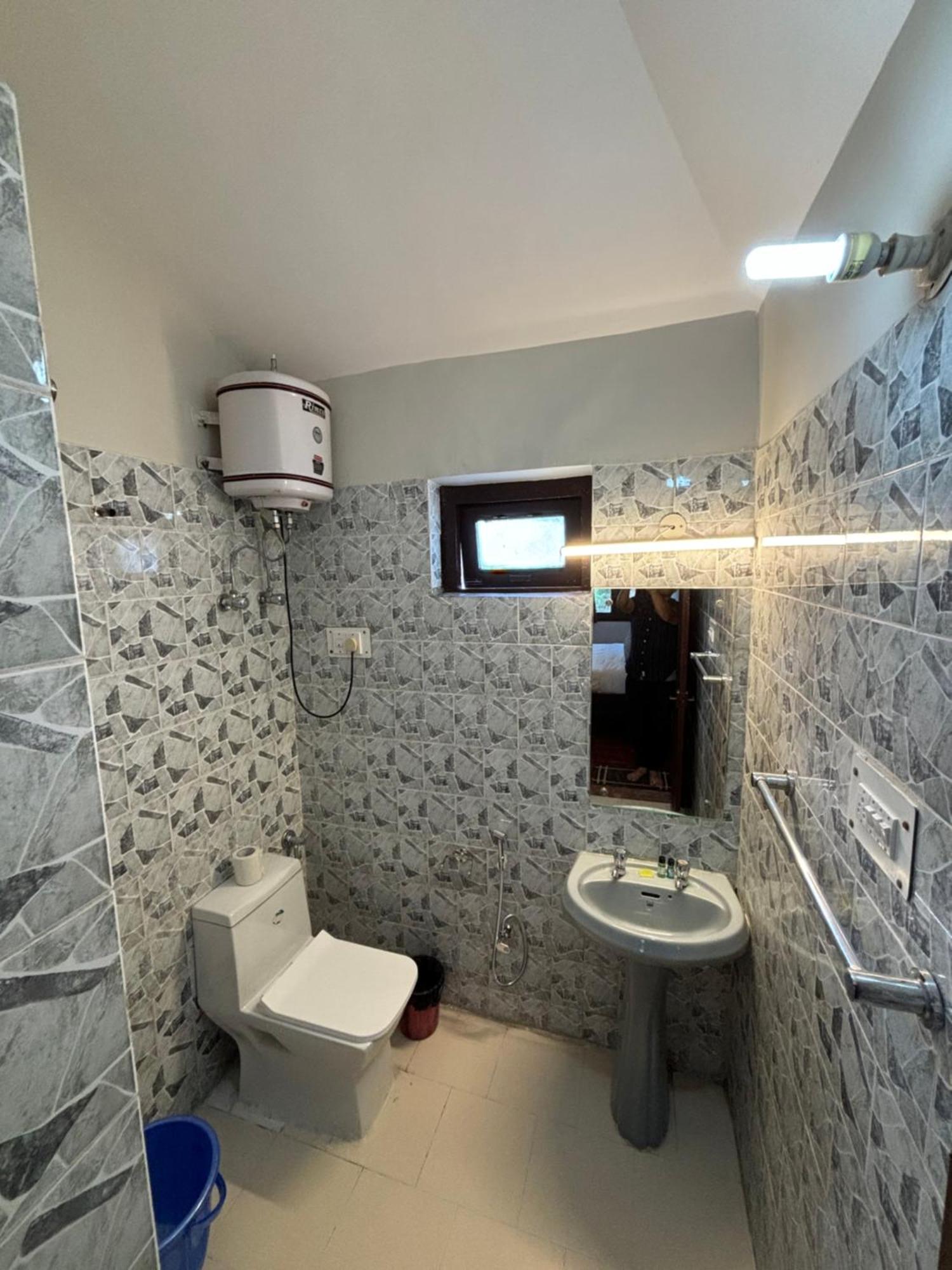 Kumaon Roop Resort Near Kainchi Dham 奈尼塔尔 外观 照片