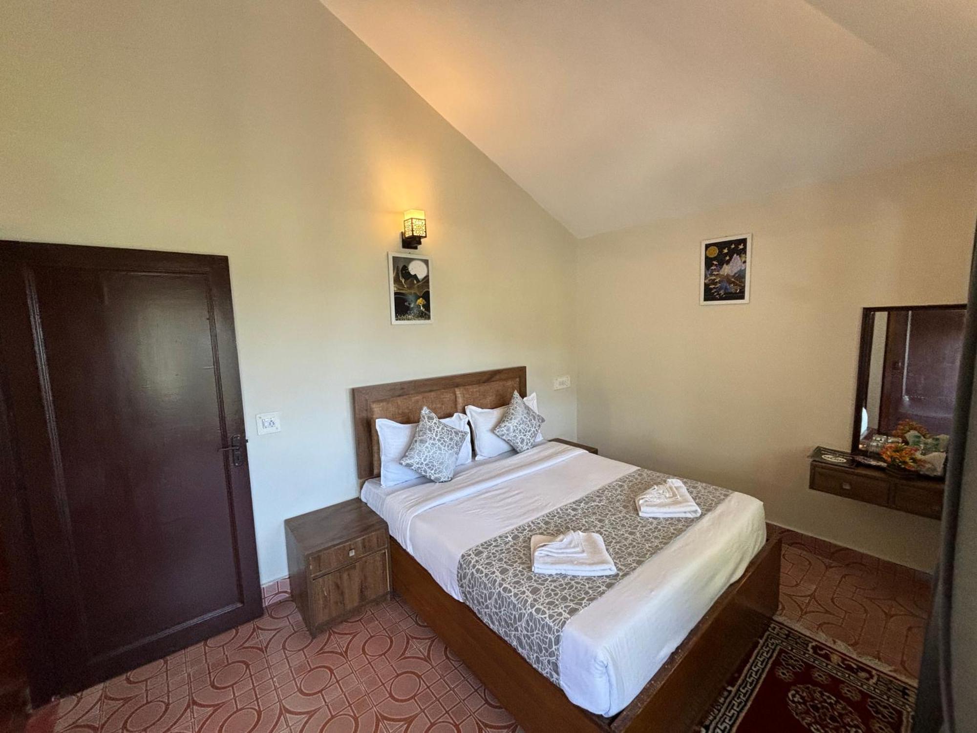 Kumaon Roop Resort Near Kainchi Dham 奈尼塔尔 外观 照片