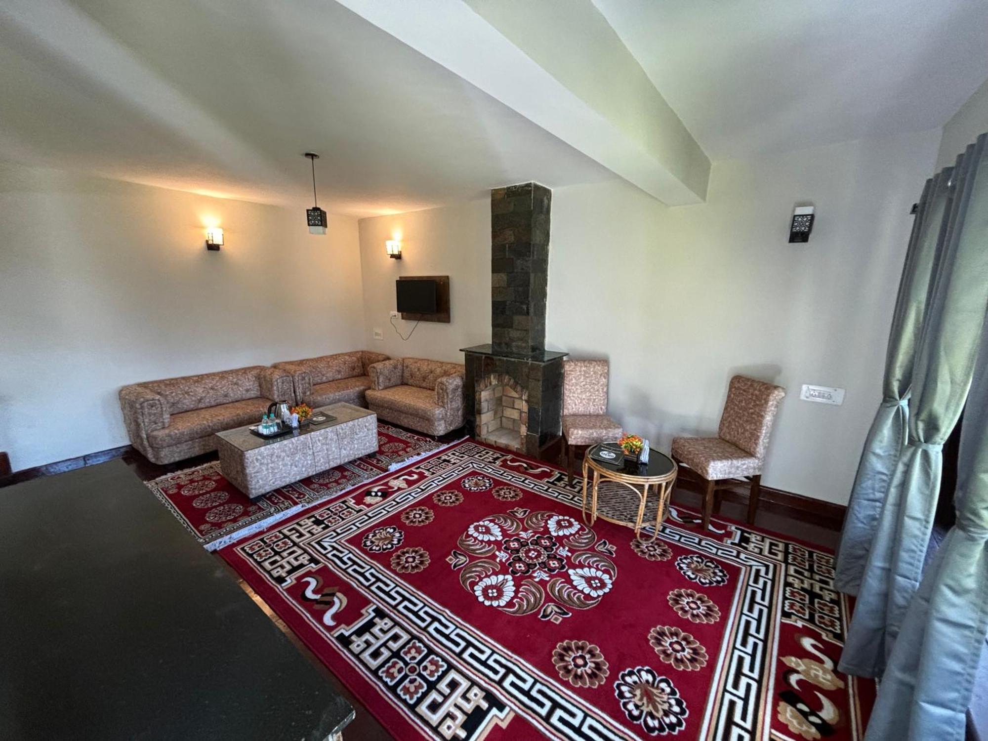 Kumaon Roop Resort Near Kainchi Dham 奈尼塔尔 外观 照片